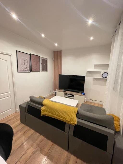 Charmant Appartement Americain Saint-Denis  Buitenkant foto